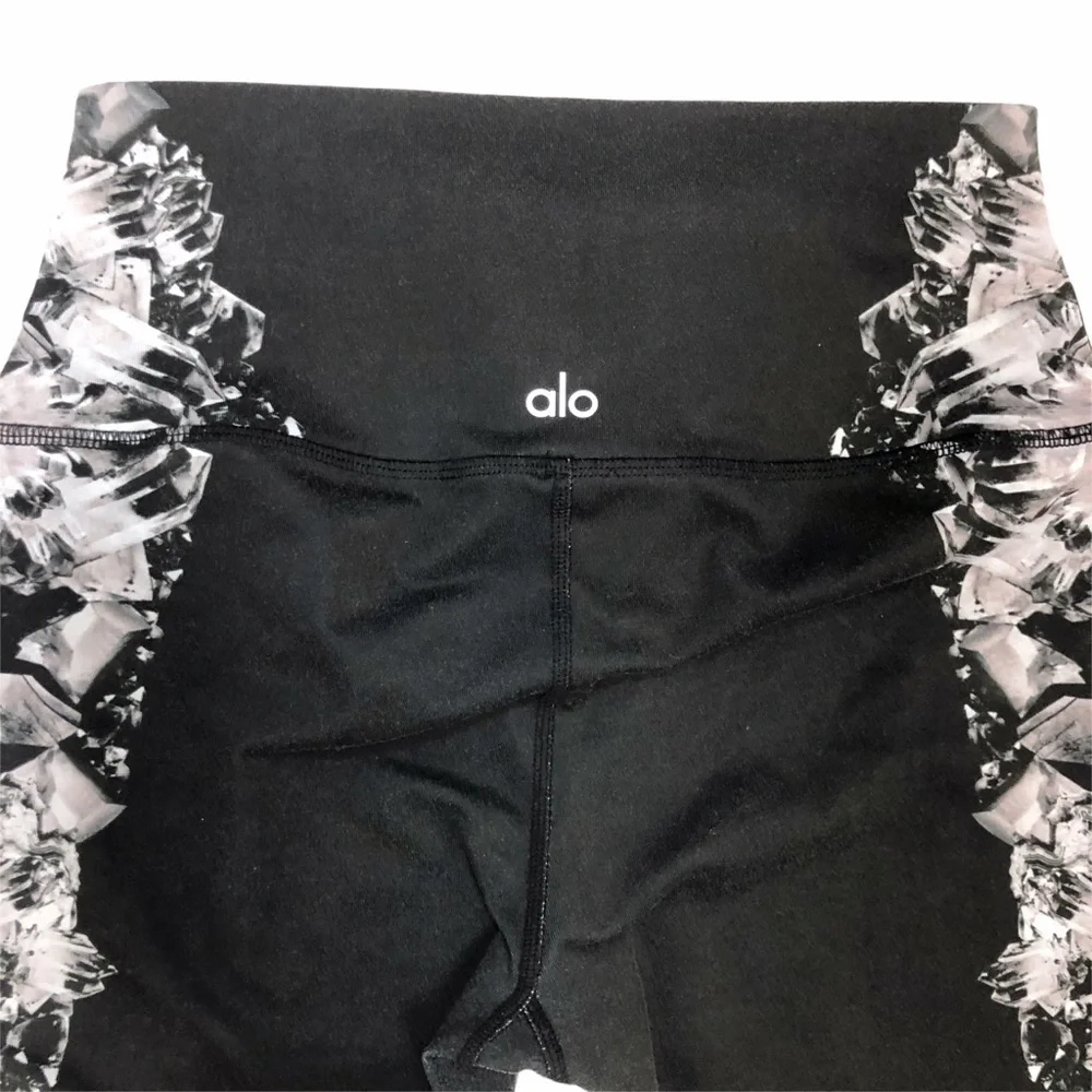 ALO Yoga Airbrush Printed Legging Size Small Black White Athletic Activewear